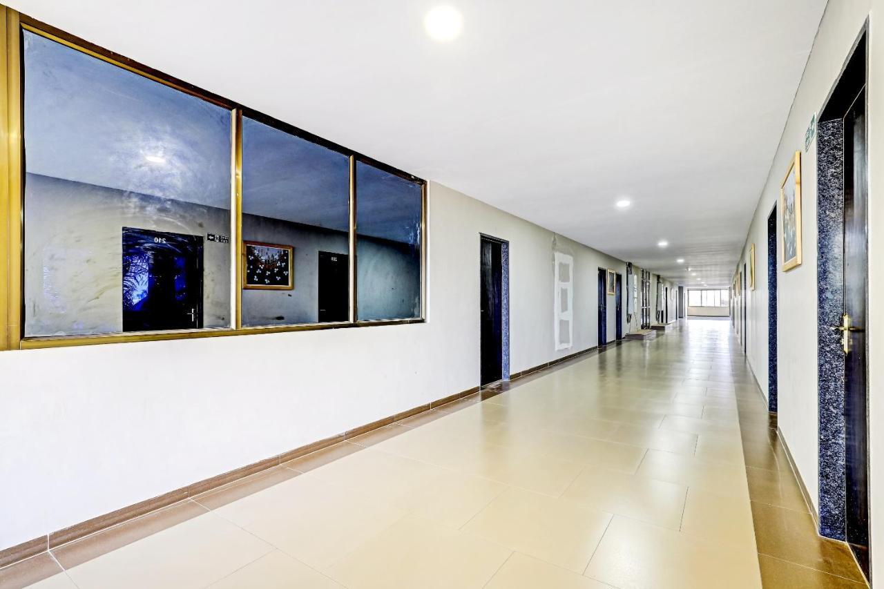 Hotel Oyo 70752 Viram House Gorwa Exterior foto