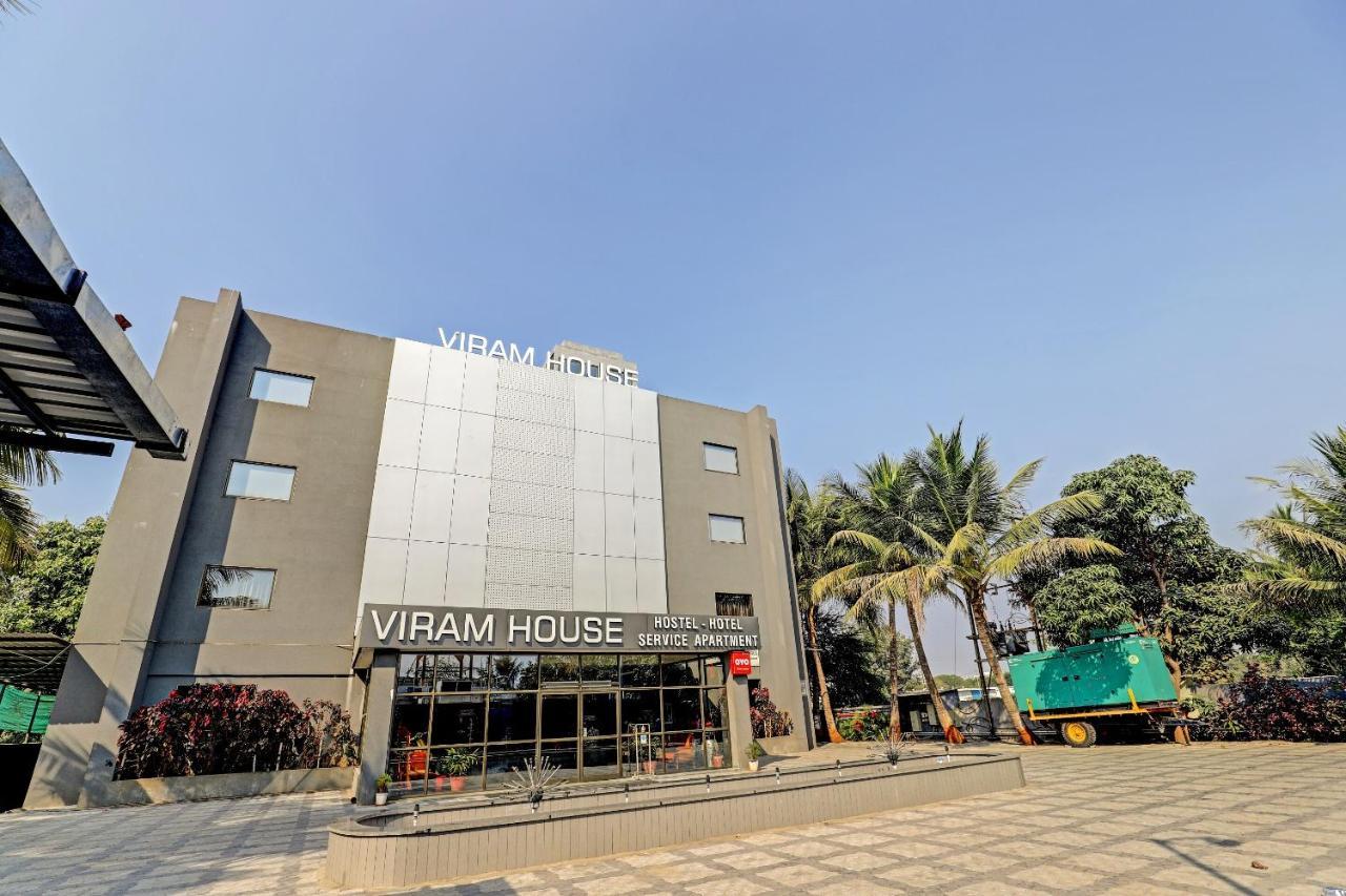 Hotel Oyo 70752 Viram House Gorwa Exterior foto